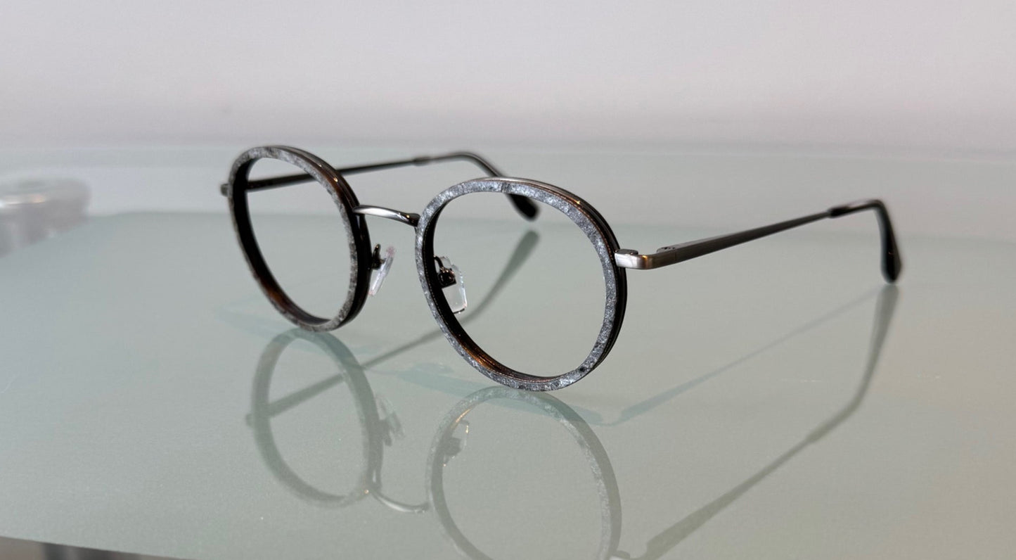 VE-268 - STONE AND WOOD